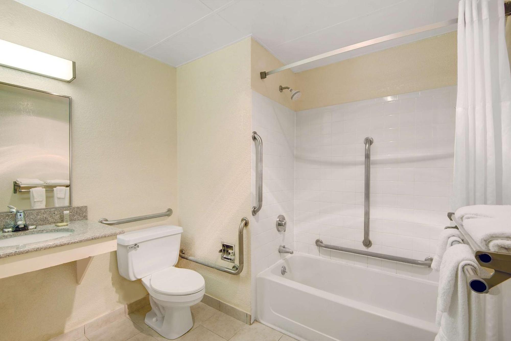 Super 8 By Wyndham Stamford/New York City Area Buitenkant foto